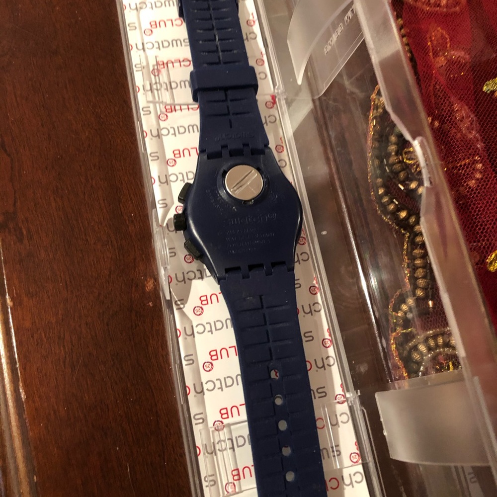 Watch - Picture 2 of 4